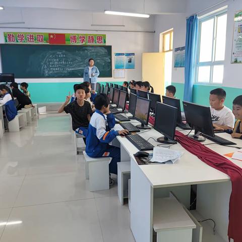 关爱学生幸福成长 | 设计个性签名——邱城小学微机课纪实