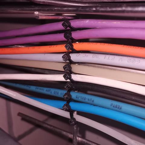 1.11丙白724线25＃扎带毛刺排查整改反馈:共识别扎带不符40项，毛刺10处，已全部整改完毕