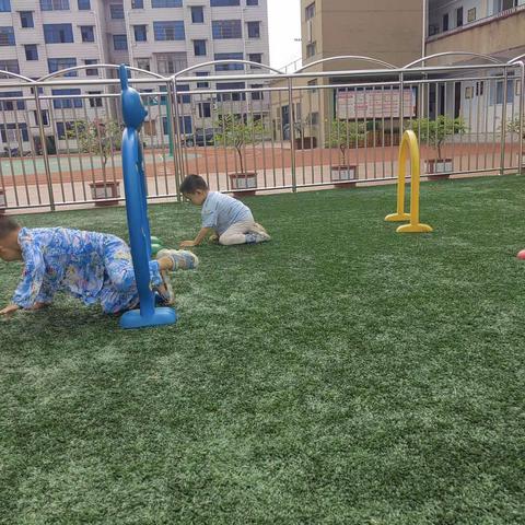 小班一日生活   爱上幼儿园