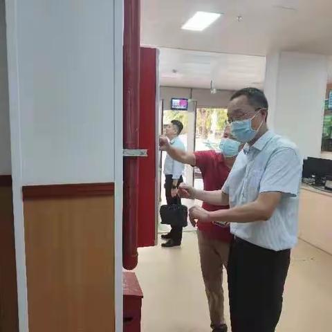 海南省卫生健康委党委委员、省医改办副主任李钟军一行莅临省地质医院开展清明节节前安全生产工作督导检查