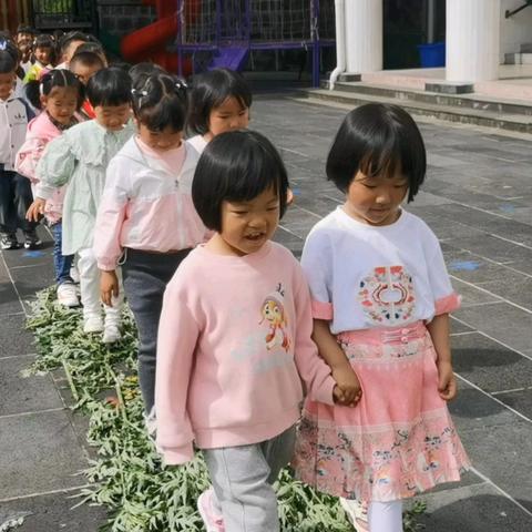 “走进端午节，传承端午情”——滇滩镇水城幼儿园端午节活动