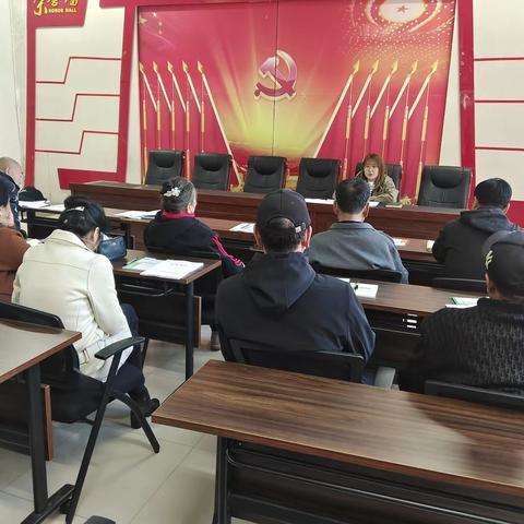 万平社区网格党支部书记集中学习《习近平总书记关于大抓基层的重要论述》