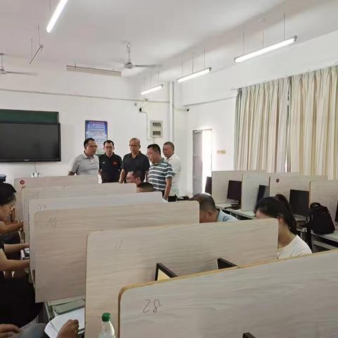 县教育局组织“教师同堂体验”视频回放工作