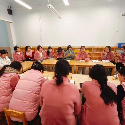 【清廉学校·保教资讯】聚焦材料投放 优化区域游戏——西安市莲湖区第十一幼儿园开展班级区域教研活动