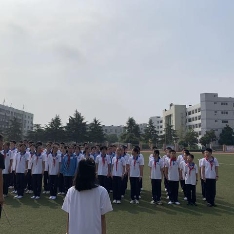 恰同学少年，风华正茂——江声实验中学七年级队列队形比赛