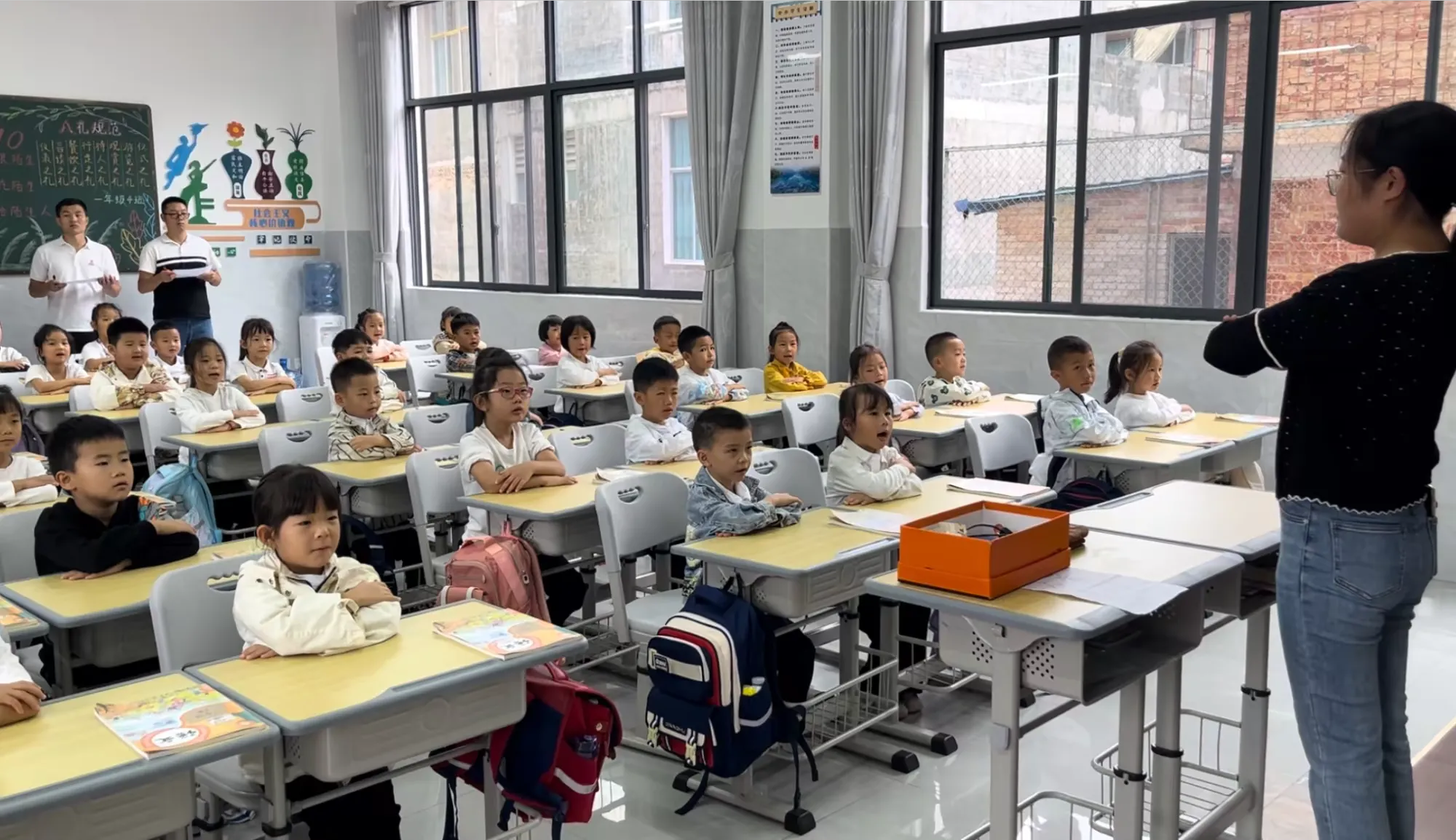 西畴县第一小学图片