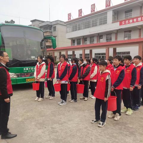 龙江中学参加2024年龙门县“绿美龙门青年先行”启动仪式暨“入围种棵树”示范林植树活动