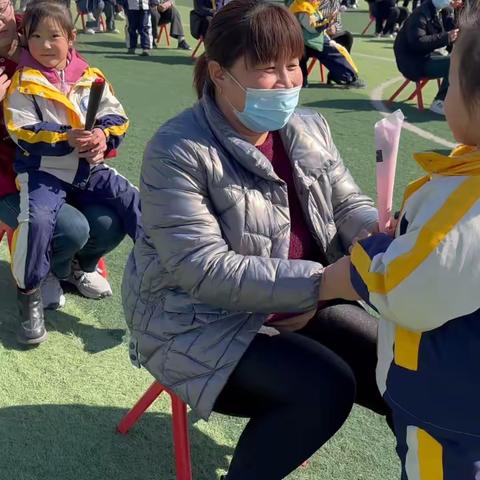 童心暖三月，爱迎女神节—花园镇房家小学幼儿园三八节主题活动