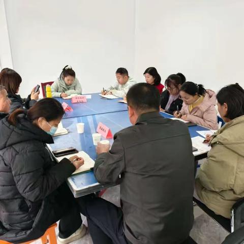 凤华路北社区召开物业联席会议