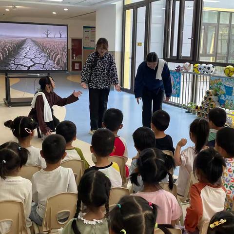 唐冶街道凤华路北社区：话剧进幼儿园，播撒垃圾分类种子
