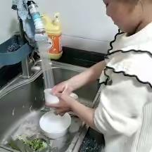 在劳动中成长——合峪镇第二中心小学二（2）班五一活动剪影