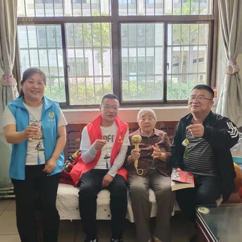 书香传暖意，匠心护安康——临渭区图书馆与杜化社区关爱特殊群体行动