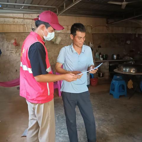 网格员开展煤气安全宣传工作