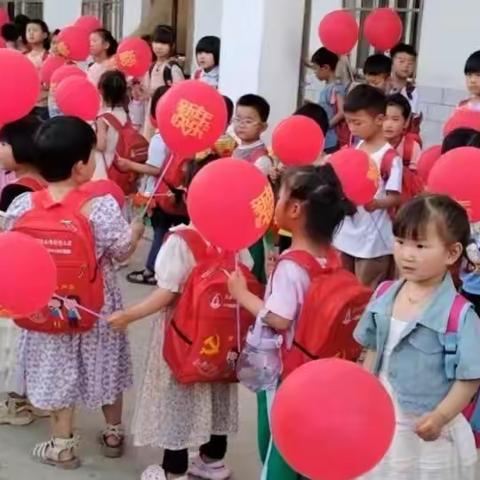 幼儿园里快乐多