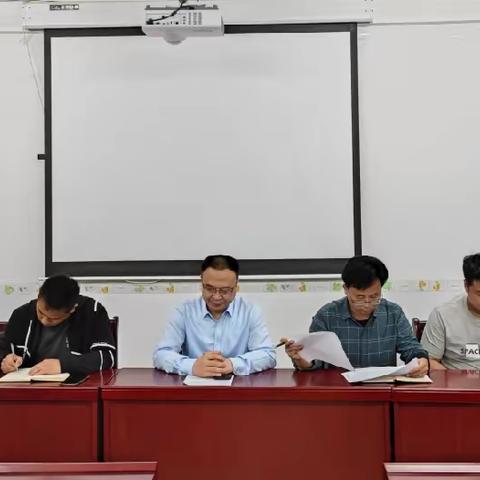 岩泉镇中心小学六年级部教师动员大会