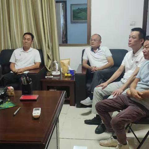 文研中心组织干部职工观看 纪念抗战胜利80周年阅兵