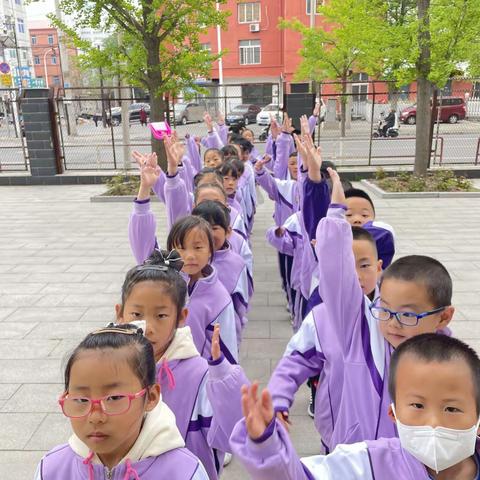 播种成长，静待花开--福伦小学一年二班种植活动