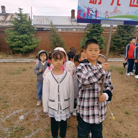 “亲情陪伴 快乐成长”——友好中心幼儿园“六一”运动会