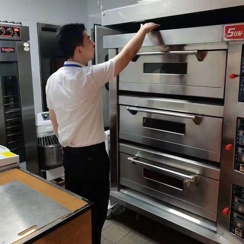 压实安全责任   开展专项检查---江夏店节前安全检查