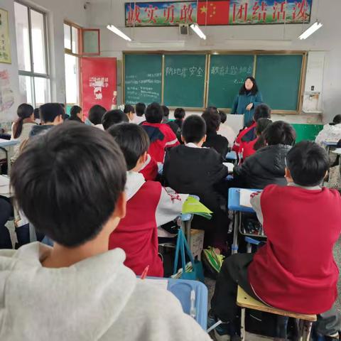 张桥镇第一初级中学防震和消防疏散演练纪实