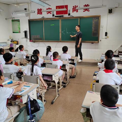 教研如花，精彩满初夏——塔石小学数学教研活动