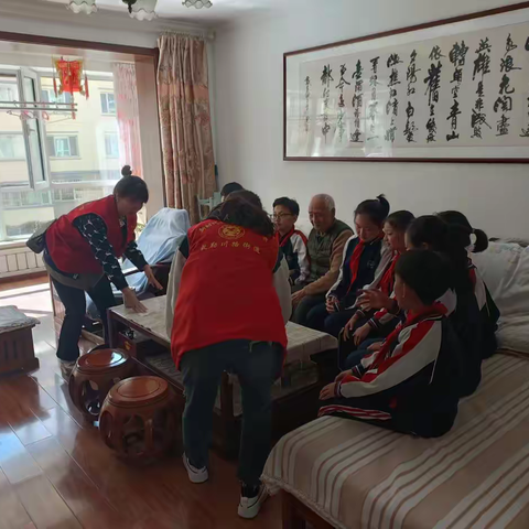 【蒙速办·呼宜办·帮办代办】敕勒川路街道电力腾飞社区开展“小小志愿者 温暖老人心”帮办代办活动