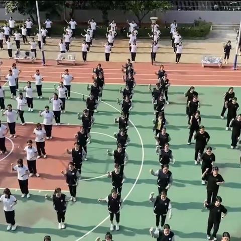 海口华健幼师职业学校——“韵律操”