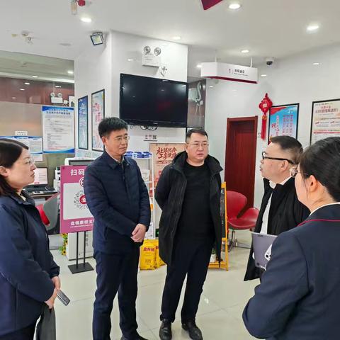 程海鹏行长赴辽河油田支行 调研慰问