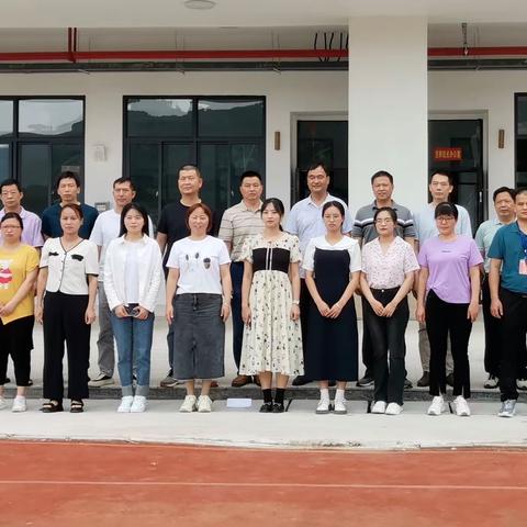 永春三中教研片区化学学科教研暨省中⻘年教师课题专题研讨活动在汤城中学举行