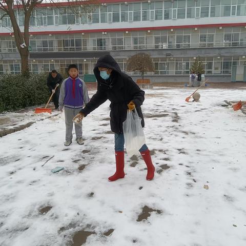 【美丽前杜北】瑞雪纷飞铺锦绣，扫雪除冰润童心