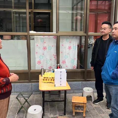 临潭公路段国庆节前慰问困难群众