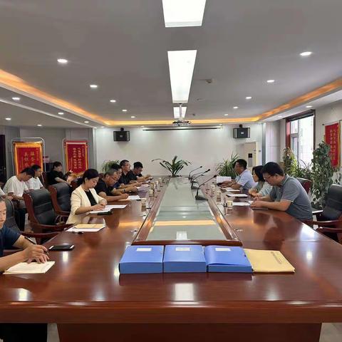 省气象台专家莅临绥德县气象局指导调研