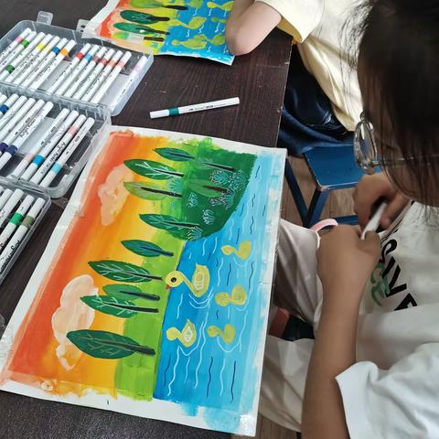 秀山第二小学一年级少儿美术班作业《小黄鸭》