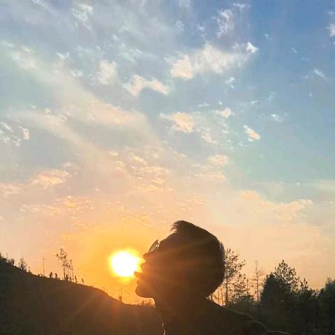 户外漫游记：在山水间捕捉惬意时光