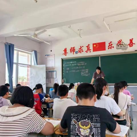 “复”而不重，“习”而得法—石山嘴小学语文复习课教研活动