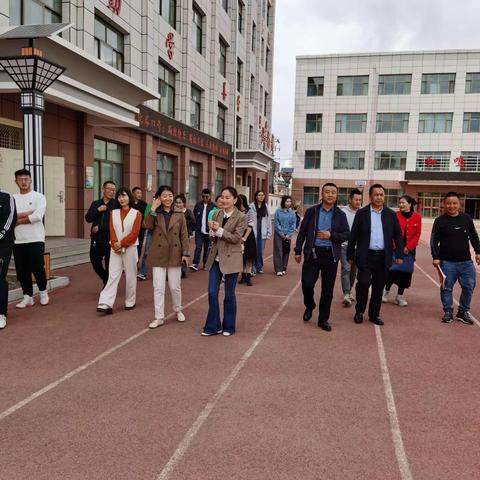 强化少年宫队伍建设           助推未成年人快乐成长 ——杓哇学校组织少年宫辅导员外出观摩学习活动