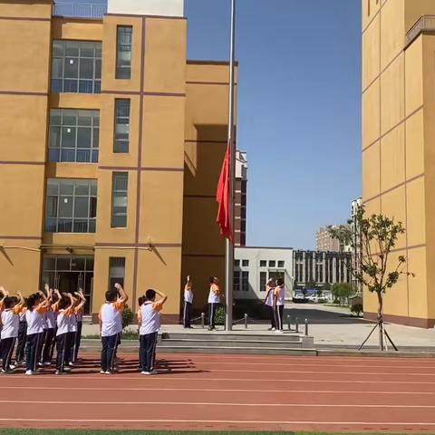 锡林浩特市第十二小学“童心向党庆七一  高举队旗跟党走”主题升旗仪式