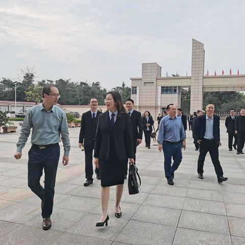 交流学习凝智慧，互鉴共赏促发展 ——玉林市锡昂中学教师赴玉东一中交流学习