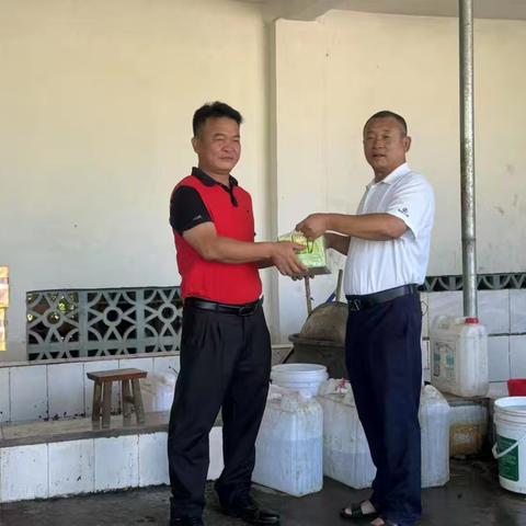 海胶集团中坤分公司“关爱职工”夏日送清凉活动