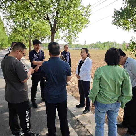 市水利局副局长唐建莉一行深入我县调研抗旱保收工作