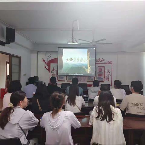 吉阳区迎新社区组织观看学习《生命重于泰山--习近平总书记关于安全生产重要论述》专题片