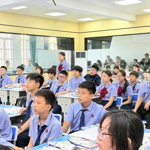 方寸讲台竞风采，英语课堂绽芳华———海口市龙华区山高实验学校初中英语组第十届“山高杯”教学节