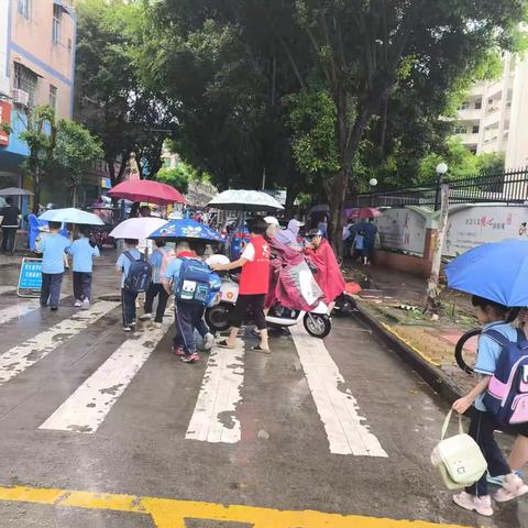 秋雨绵绵话温馨