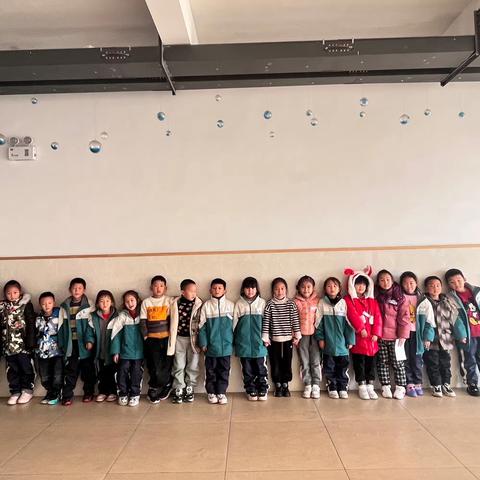 千岛湖镇第八小学“小小王羲之”硬笔书法X拓展课展示