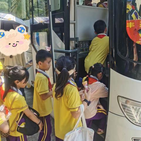 “亲近自然，放飞心灵”——海口市秀英区丰盈小学二(1)班春游记