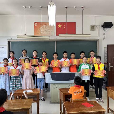 黄家井小学六年级二班毕业纪念相册