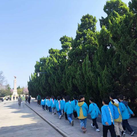 清明融于情，春语润于心———伟才娃祭英烈活动记录