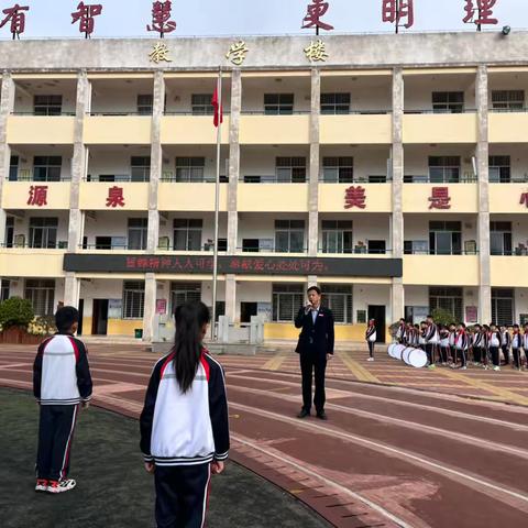“三月春风暖人心，雷锋精神永传承”——漳州市龙海区港尾镇石埠小学开展雷锋周系列活动