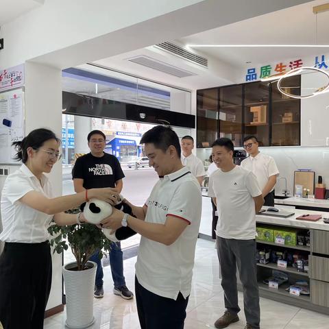 中油九洲北斗总经理一行到绵阳公司品质生活体验馆参观交流