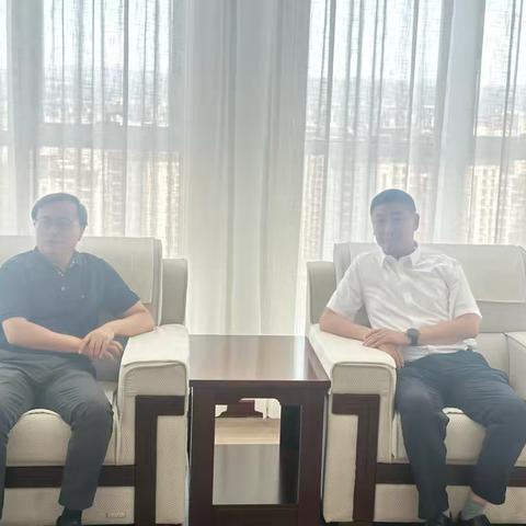 赤峰分行党委委员、副行长程云鹏带队到平庄煤业集团机关开展高端营销走访